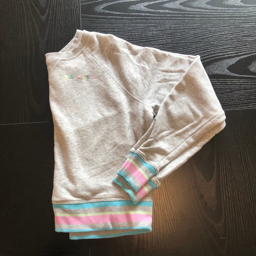 Champion women’s sweat shirt gray athleisure cottage core cozy size XS